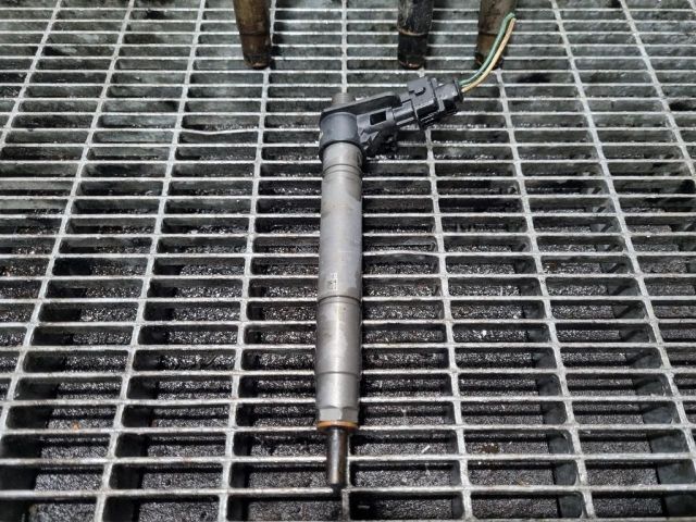 bontott MITSUBISHI OUTLANDER Porlasztó (1 db)