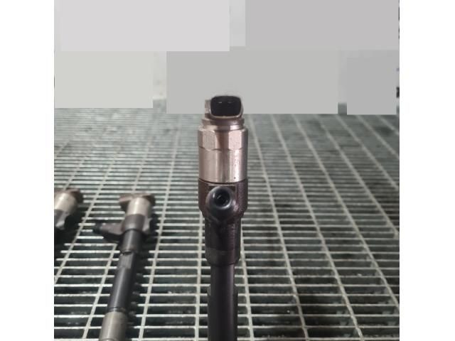 bontott MITSUBISHI OUTLANDER Porlasztó (1 db)