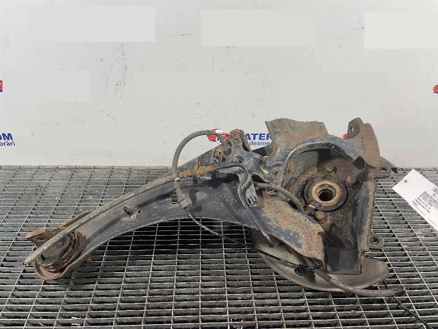 bontott MITSUBISHI OUTLANDER Bal hátsó Csonkállvány