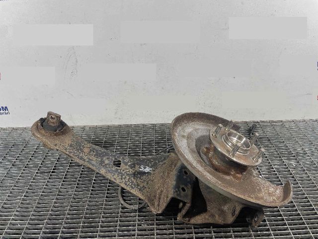 bontott MITSUBISHI OUTLANDER Bal hátsó Csonkállvány