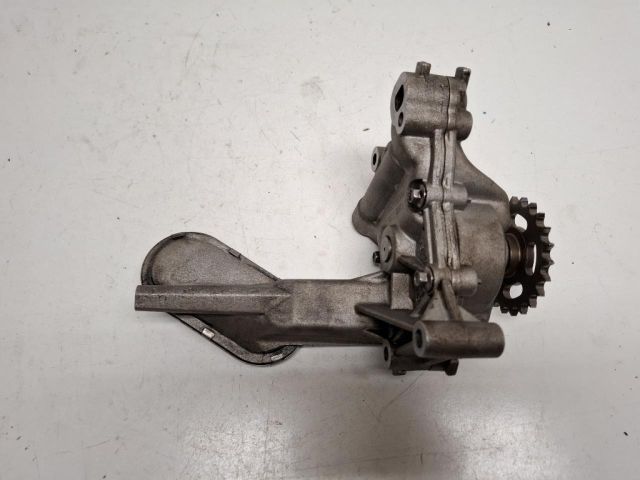 bontott MITSUBISHI OUTLANDER Olajszivattyú