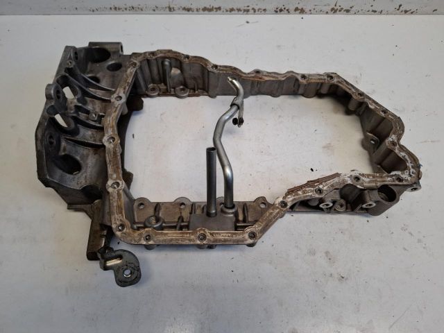 bontott MITSUBISHI OUTLANDER Olajteknő