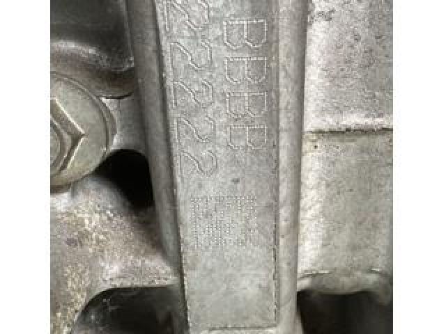 bontott MITSUBISHI OUTLANDER Motor (Fűzött blokk hengerfejjel)