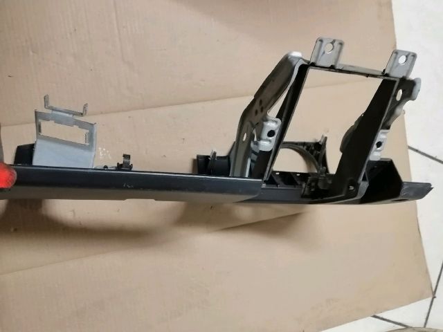 bontott MITSUBISHI OUTLANDER Bal Alsó Műszerfal Burkolat