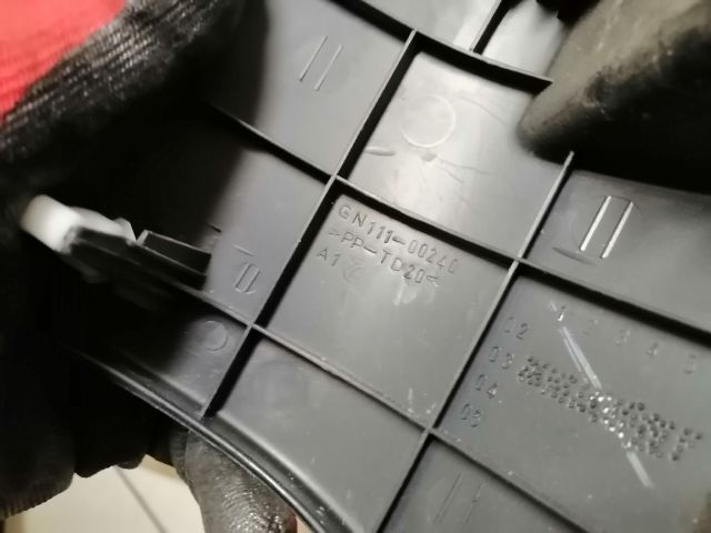 bontott MITSUBISHI OUTLANDER Bal Alsó Műszerfal Burkolat