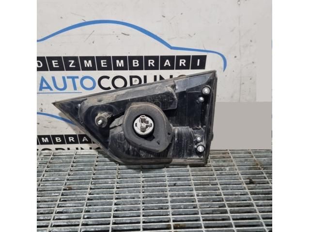 bontott MITSUBISHI OUTLANDER Bal Belső Hátsó Lámpa