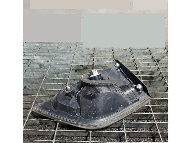 bontott MITSUBISHI OUTLANDER Bal Belső Hátsó Lámpa