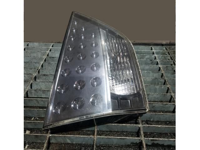 bontott MITSUBISHI OUTLANDER Bal Belső Hátsó Lámpa