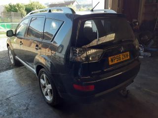 bontott MITSUBISHI OUTLANDER Bal Belső Hátsó Lámpa