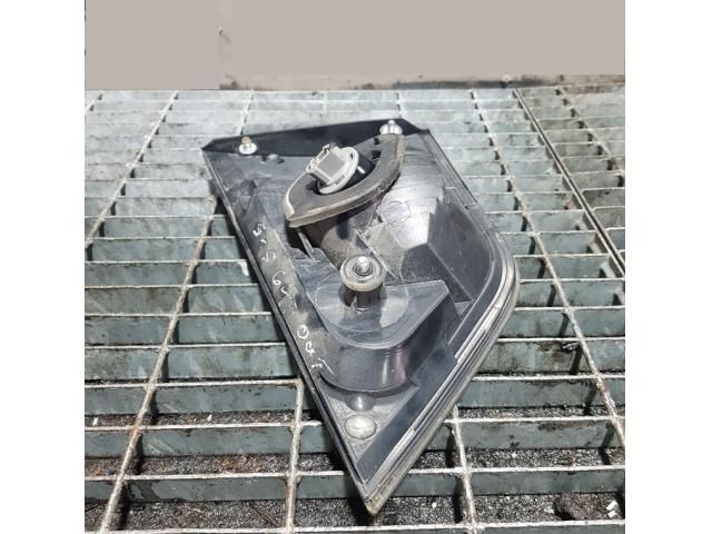 bontott MITSUBISHI OUTLANDER Bal Belső Hátsó Lámpa