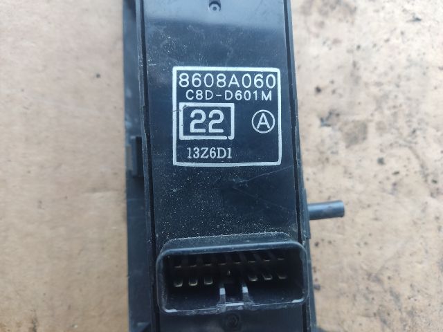 bontott MITSUBISHI OUTLANDER Bal első Ablakemelő Kapcsoló