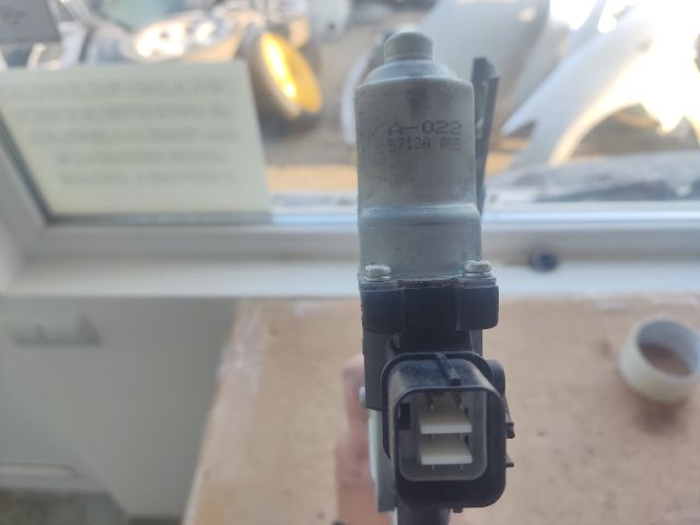 bontott MITSUBISHI OUTLANDER Bal első Ablakemelő Szerkezet (Elektromos)