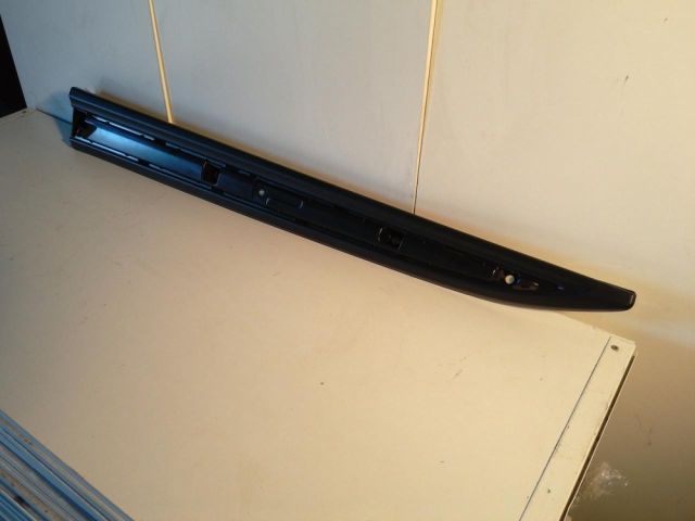 bontott MITSUBISHI OUTLANDER Bal első Ajtó Díszléc