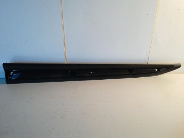 bontott MITSUBISHI OUTLANDER Bal első Ajtó Díszléc