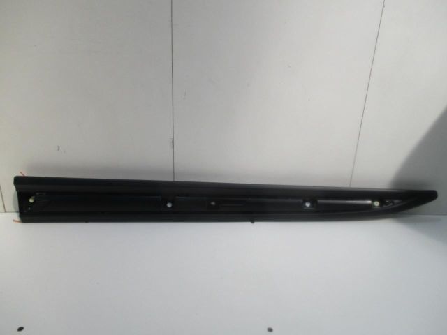 bontott MITSUBISHI OUTLANDER Bal első Ajtó Díszléc