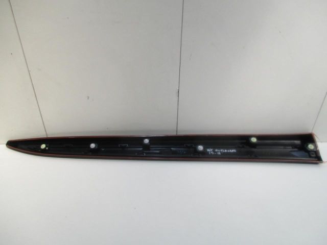 bontott MITSUBISHI OUTLANDER Bal első Ajtó Díszléc