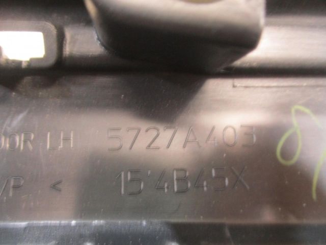 bontott MITSUBISHI OUTLANDER Bal első Ajtó Díszléc