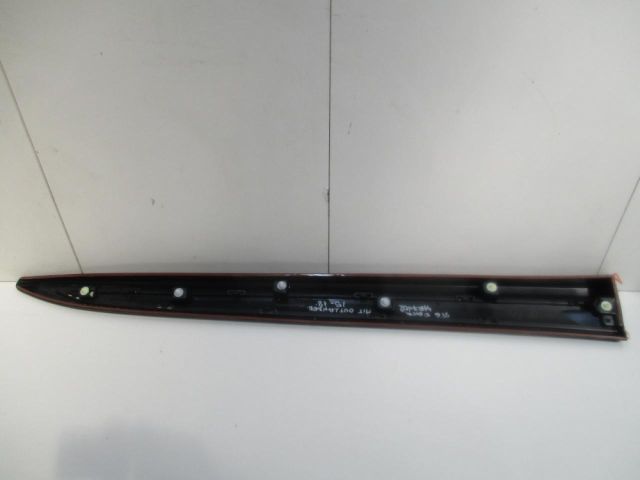 bontott MITSUBISHI OUTLANDER Bal első Ajtó Díszléc