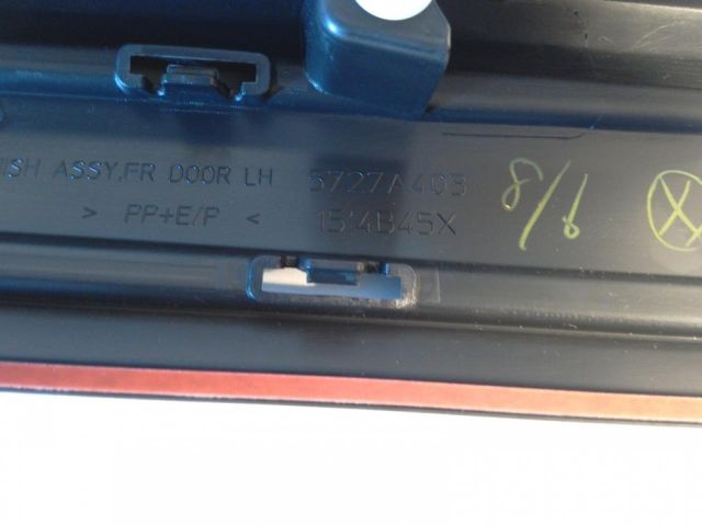 bontott MITSUBISHI OUTLANDER Bal első Ajtó Díszléc