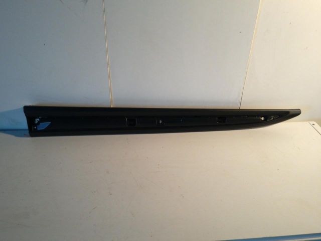 bontott MITSUBISHI OUTLANDER Bal első Ajtó Díszléc