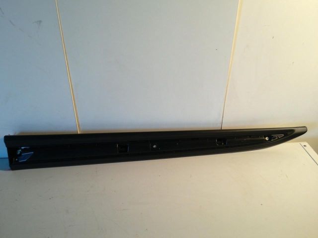 bontott MITSUBISHI OUTLANDER Bal első Ajtó Díszléc