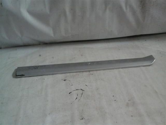 bontott MITSUBISHI OUTLANDER Bal első Ajtó Díszléc