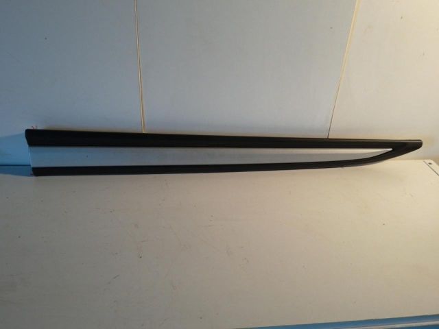 bontott MITSUBISHI OUTLANDER Bal első Ajtó Díszléc