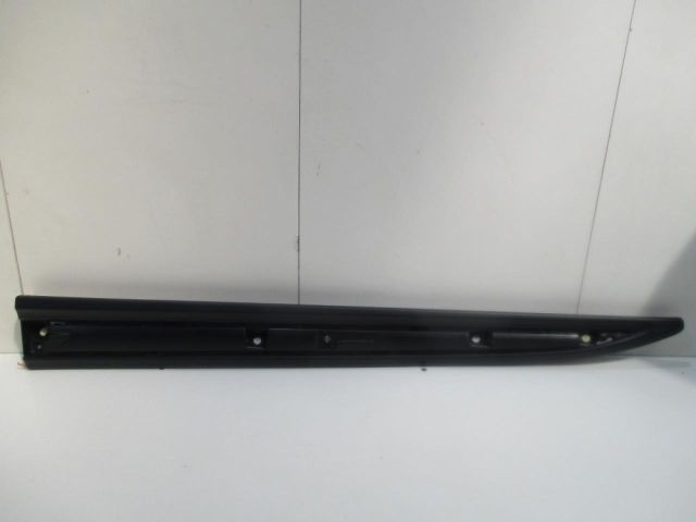 bontott MITSUBISHI OUTLANDER Bal első Ajtó Díszléc