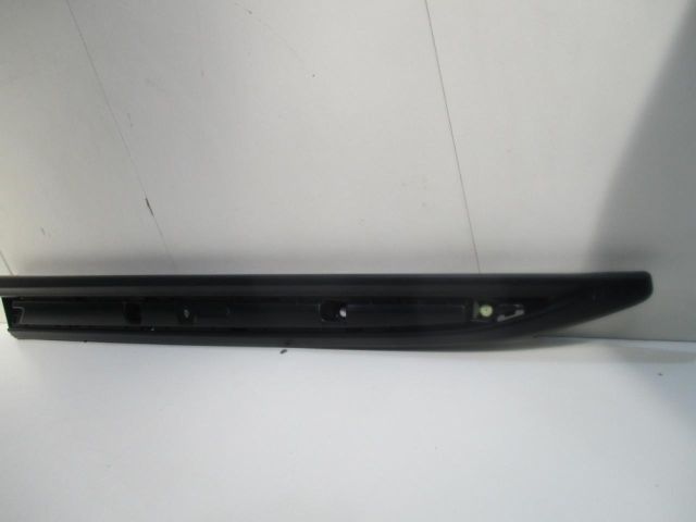 bontott MITSUBISHI OUTLANDER Bal első Ajtó Díszléc