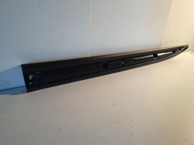 bontott MITSUBISHI OUTLANDER Bal első Ajtó Díszléc