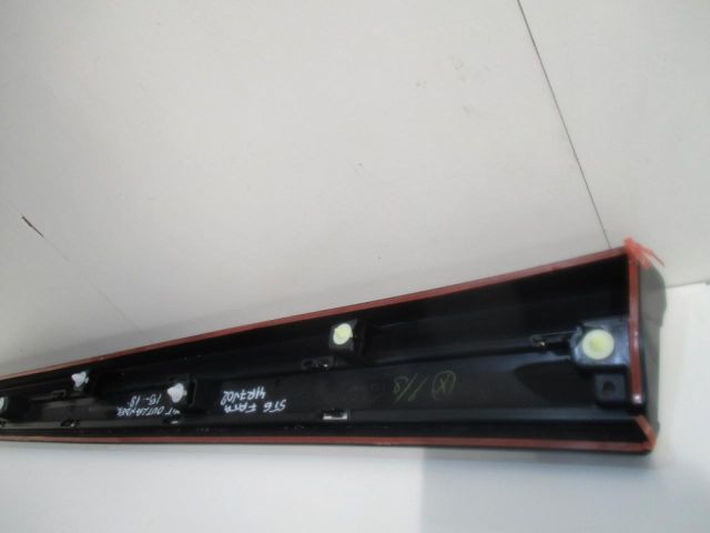 bontott MITSUBISHI OUTLANDER Bal első Ajtó Díszléc