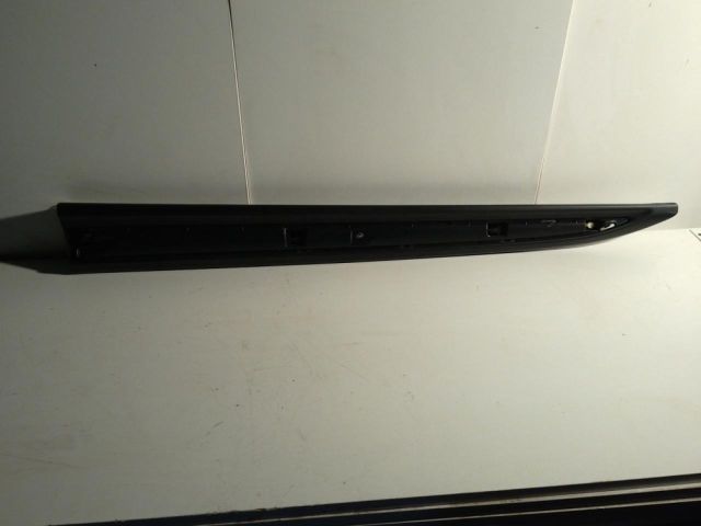 bontott MITSUBISHI OUTLANDER Bal első Ajtó Díszléc