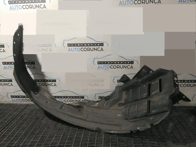 bontott MITSUBISHI OUTLANDER Bal első Dobbetét (Kerékjárati, Műanyag)