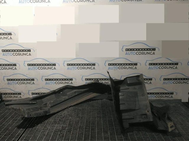 bontott MITSUBISHI OUTLANDER Bal első Dobbetét (Kerékjárati, Műanyag)