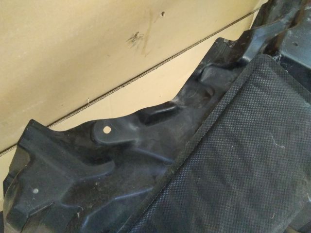 bontott MITSUBISHI OUTLANDER Bal első Dobbetét (Kerékjárati, Műanyag)