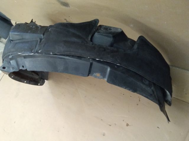 bontott MITSUBISHI OUTLANDER Bal első Dobbetét (Kerékjárati, Műanyag)