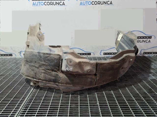 bontott MITSUBISHI OUTLANDER Bal első Dobbetét (Kerékjárati, Műanyag)