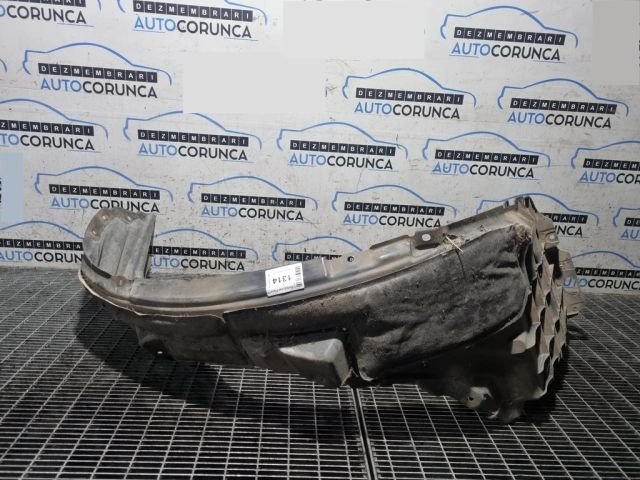 bontott MITSUBISHI OUTLANDER Bal első Dobbetét (Kerékjárati, Műanyag)