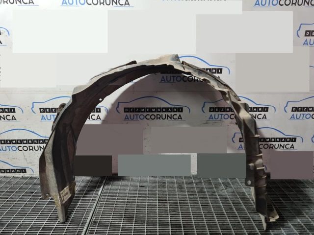 bontott MITSUBISHI OUTLANDER Bal első Dobbetét (Kerékjárati, Műanyag)