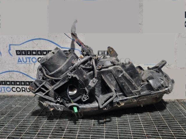 bontott MITSUBISHI OUTLANDER Bal Fényszóró