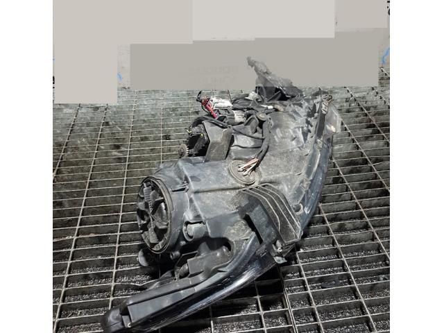 bontott MITSUBISHI OUTLANDER Bal Fényszóró