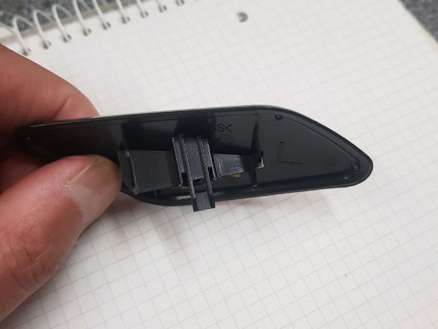 bontott MITSUBISHI OUTLANDER Bal Fényszórómosó Fedél