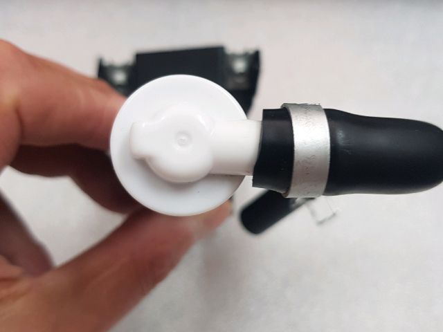 bontott MITSUBISHI OUTLANDER Bal Fényszórómosó Fúvóka