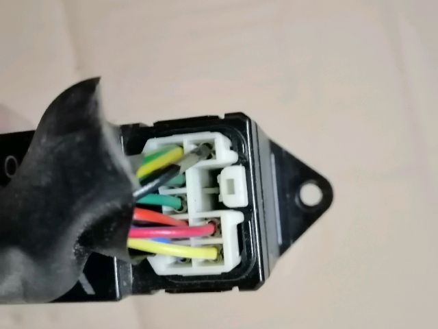 bontott MITSUBISHI OUTLANDER Bal hátsó Ablakemelő Kapcsoló