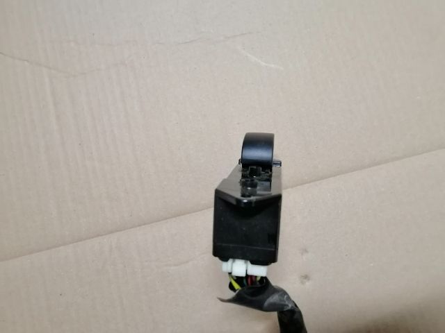 bontott MITSUBISHI OUTLANDER Bal hátsó Ablakemelő Kapcsoló