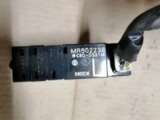 bontott MITSUBISHI OUTLANDER Bal hátsó Ablakemelő Kapcsoló