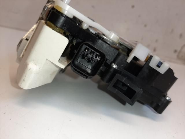 bontott MITSUBISHI OUTLANDER Bal hátsó Ajtózár