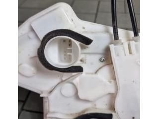 bontott MITSUBISHI OUTLANDER Bal hátsó Ajtózár