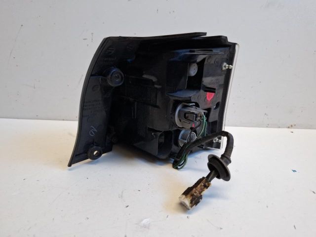 bontott MITSUBISHI OUTLANDER Bal Külső Hátsó Lámpa