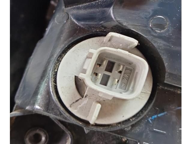 bontott MITSUBISHI OUTLANDER Bal Külső Hátsó Lámpa